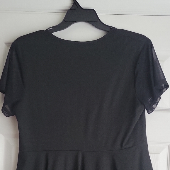 Shein Curve Women's Top - Picture 8 of 11
